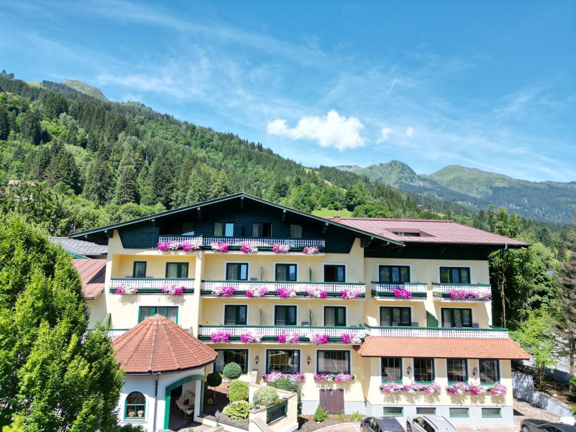 Hotel Zum Stern - Bergbahnen Inklusive Im Sommer 2025 Bad Hofgastein Exteriör bild